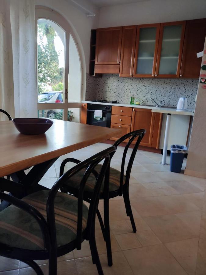Holiday Home With Free Parking By The Beach 布雷拉 外观 照片