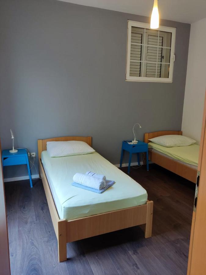 Holiday Home With Free Parking By The Beach 布雷拉 外观 照片